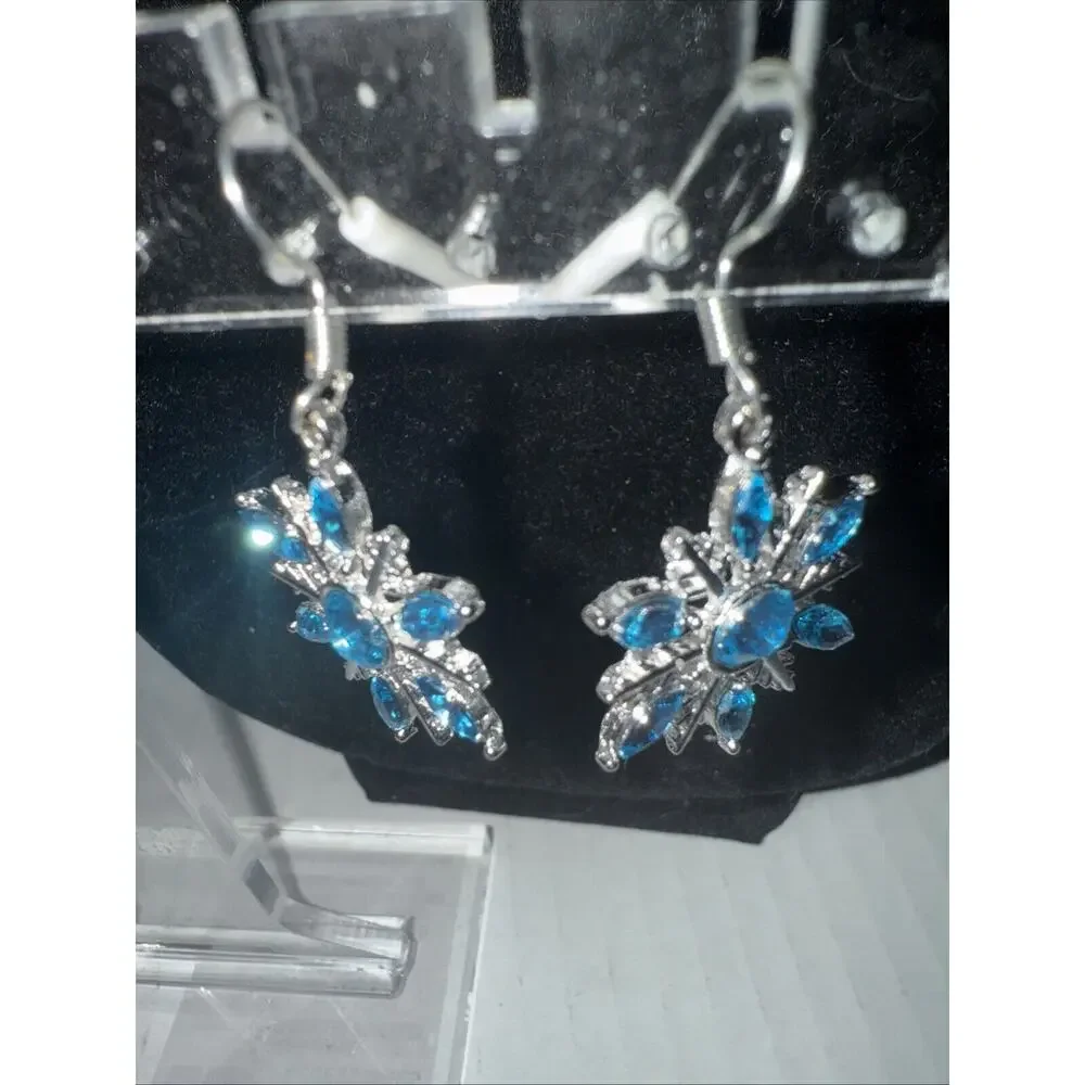 Blue Snowflake Silvertone Christmas Holiday Dangle Earrings